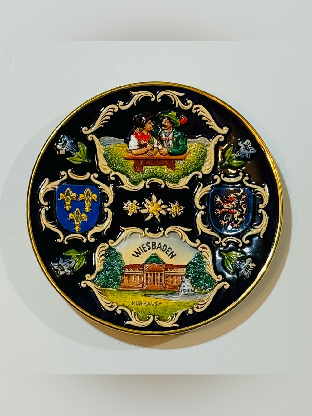 VINTAGE W. GERMANY POTTERY 9.5" CABINET HANGING PLATE WIESBADEN KURHAUS